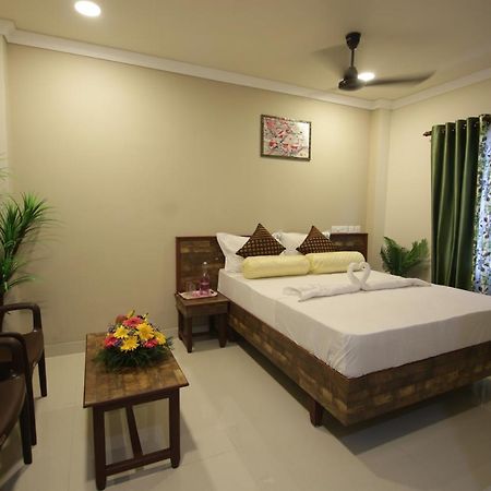 Mirage Residency Hotel Kochi Exterior photo