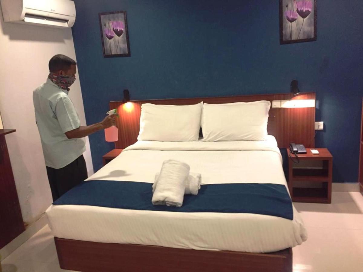 Mirage Residency Hotel Kochi Exterior photo