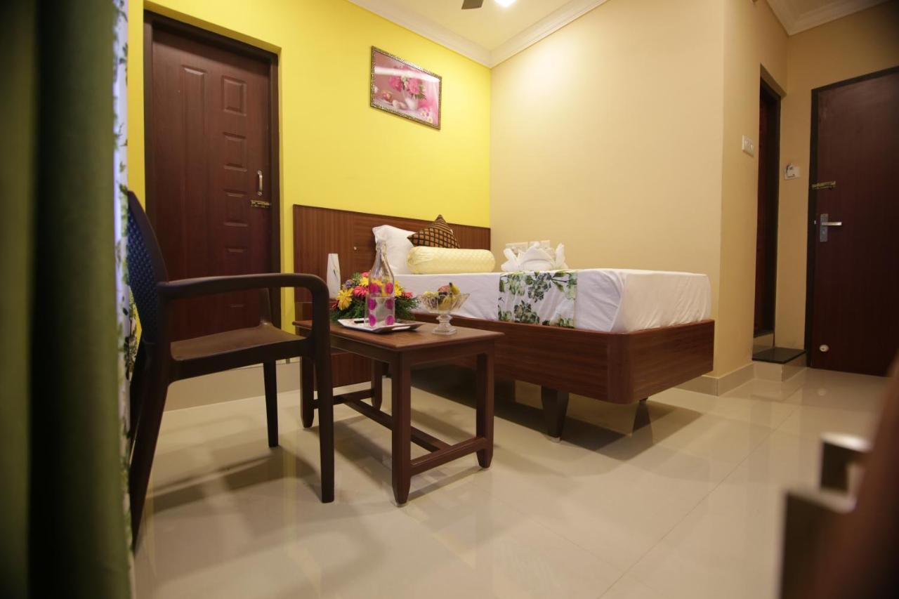 Mirage Residency Hotel Kochi Exterior photo